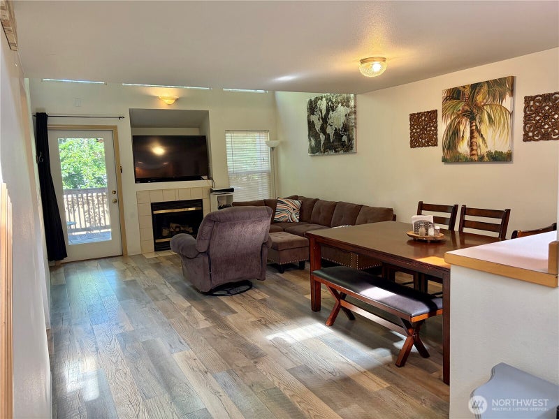 1604 NW Seasons Lane