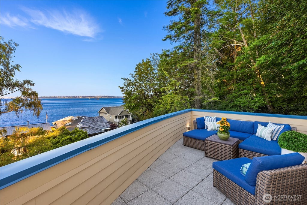 Photo of 4089 Rockaway Beach Road NE, Bainbridge Island, WA 98110 (MLS # 2557974)