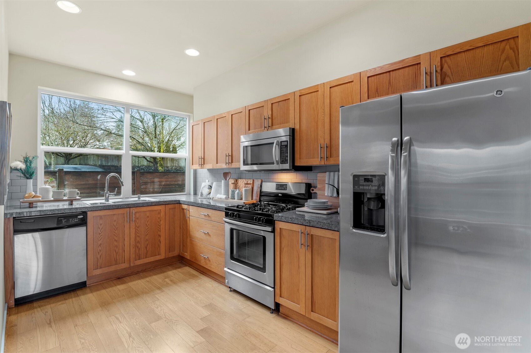 Redmond, Washington 98052, United States, 3 Bedrooms Bedrooms, ,2 BathroomsBathrooms,Residential,Active,1754