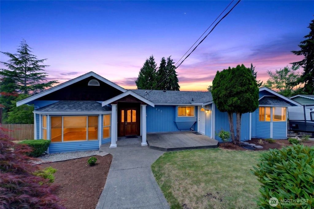 Photo of 405 14th Avenue, Milton, WA 98354 (MLS # 2549012)