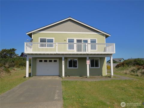 Photo of 1080 Greenview Court SW, Ocean Shores, WA 98569 (MLS # 2381230)