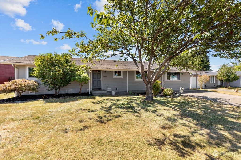 Photo of 6418 58th Street NE, Marysville, WA 98270 (MLS # 2143869)