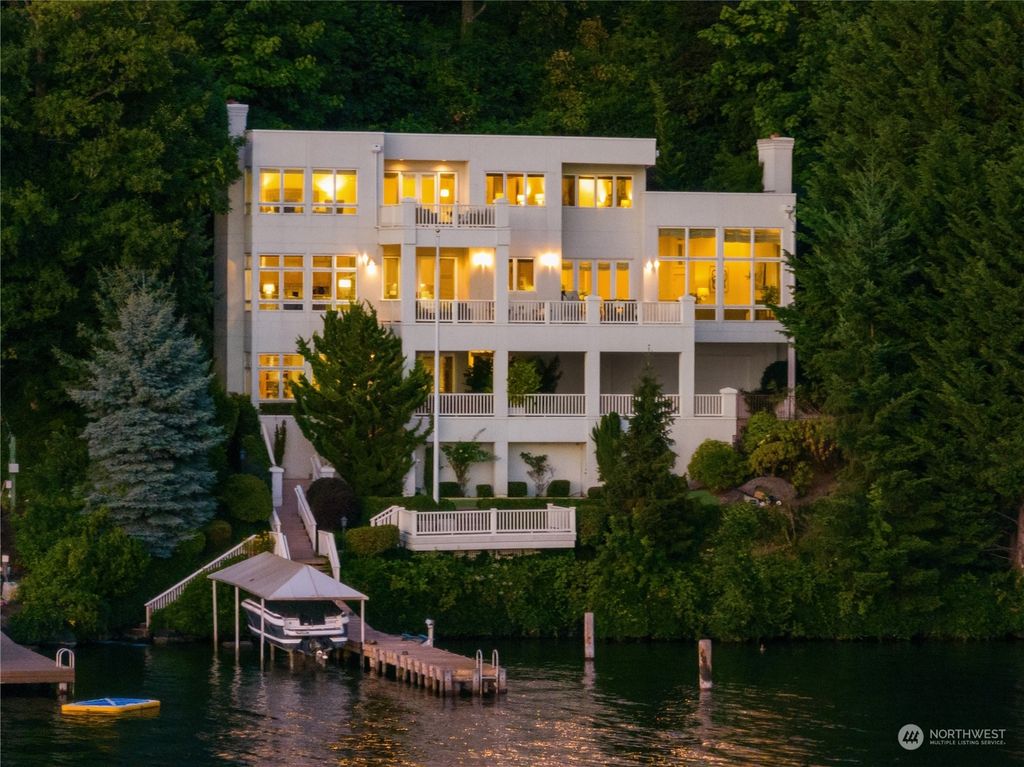 Photo of 7301 W Mercer Way, Mercer Island, WA 98040 (MLS # 2140147)