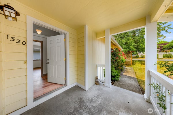 1320 FRUITLAND DR, BELLINGHAM, WA 98226 - Image 2bdfebfdf4cf6bc85b453a8d66925034/2269995675