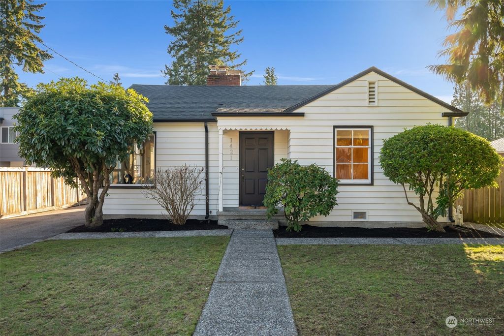 Photo of 1421 SW 148th Street, Burien, WA 98166 (MLS # 2325211)