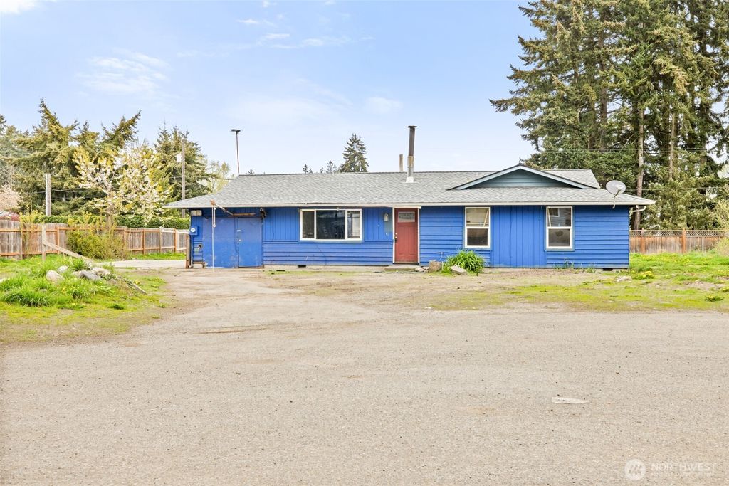 Photo of 31 Sunrise Place Pl, Port Angeles, WA 98362 (MLS # 2511510)