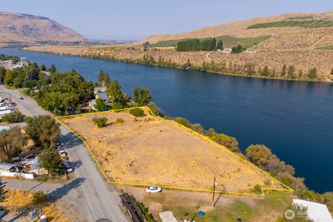 Photo of 1751 Fairview Avenue, Bridgeport, WA 98813 (MLS # 2436285)