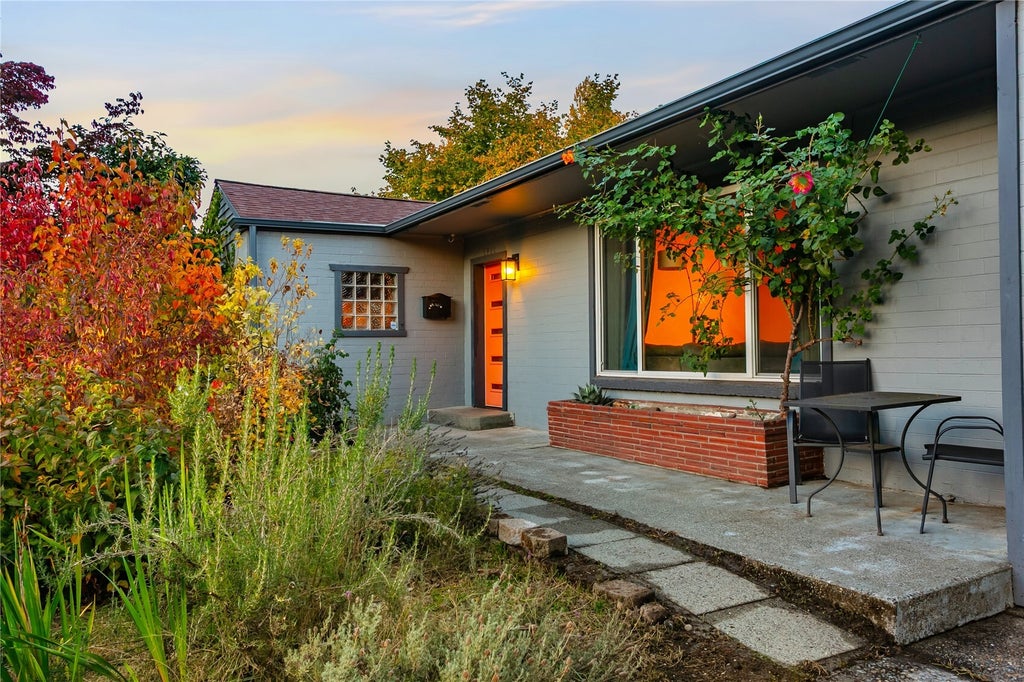 Photo of 1911 S Hosmer Street, Tacoma, WA 98405 (MLS # 2597264)