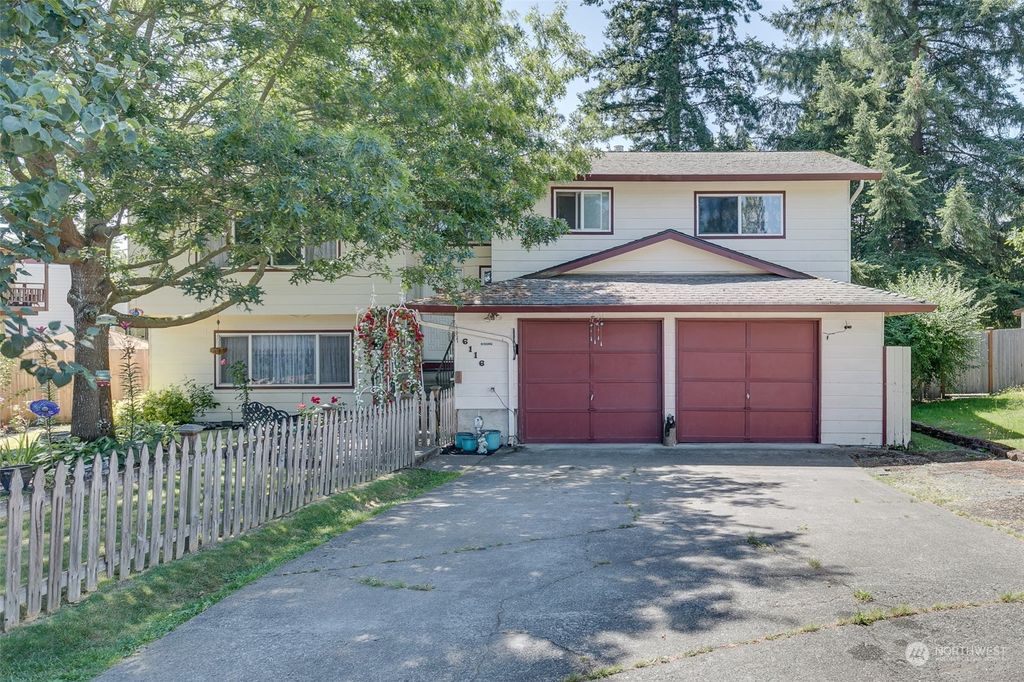 Photo of 6116 98th Street NE, Marysville, WA 98270 (MLS # 2010781)