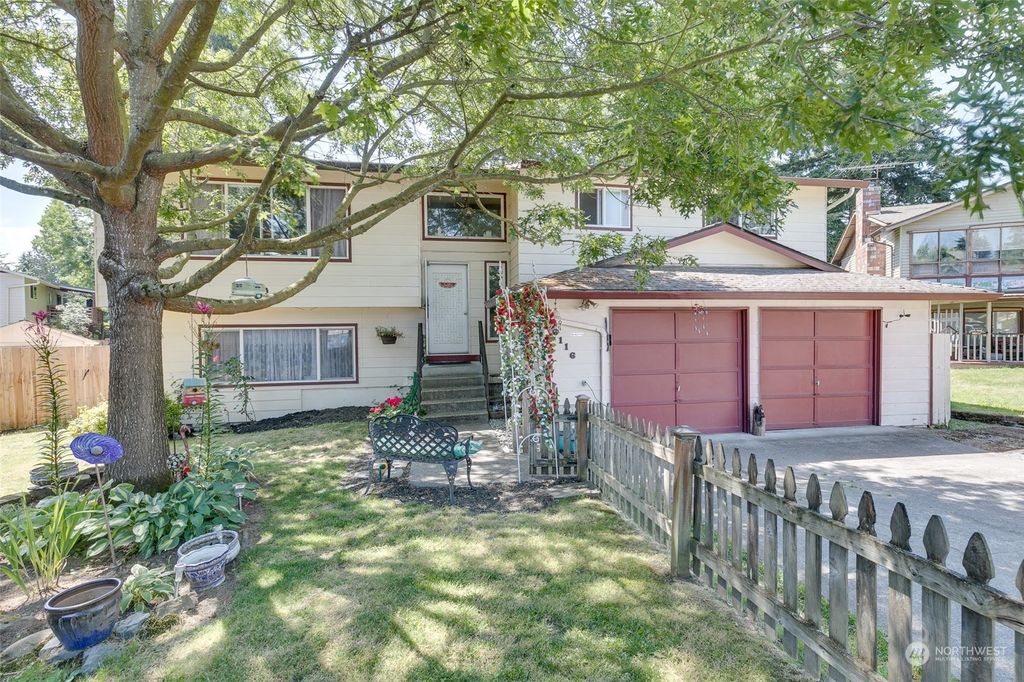 Photo of 6116 98th Street NE, Marysville, WA 98270 (MLS # 2010781)