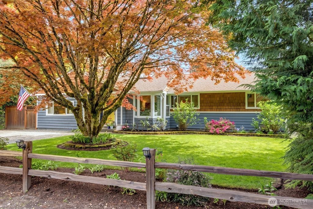 Photo of 515 Ogle Avenue NE, North Bend, WA 98045 (MLS # 2511163)