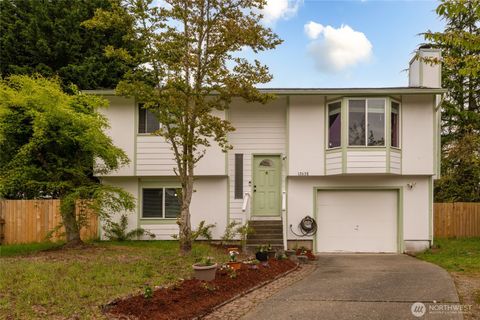 Photo of 12638 SE 210th Ct CT, Kent, WA 98031 (MLS # 2525919)