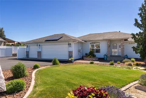 Photo of 536 Hillcrest Circle Drive, Omak, WA 98841 (MLS # 2547564)