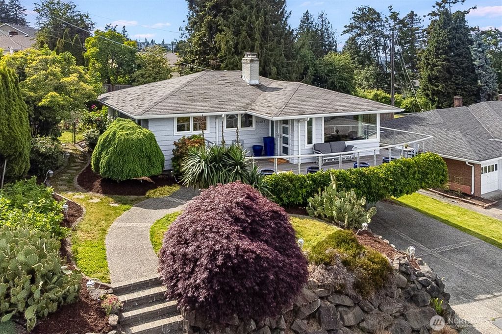Photo of 10417 76th Avenue S, Seattle, WA 98178 (MLS # 2534381)