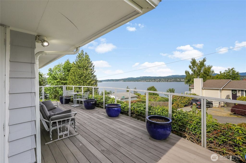 Photo of 10417 76th Avenue S, Seattle, WA 98178 (MLS # 2534381)