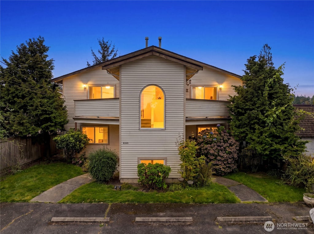 Photo of 4323 Hoyt Avenue #3, Everett, WA 98203 (MLS # 2586308)