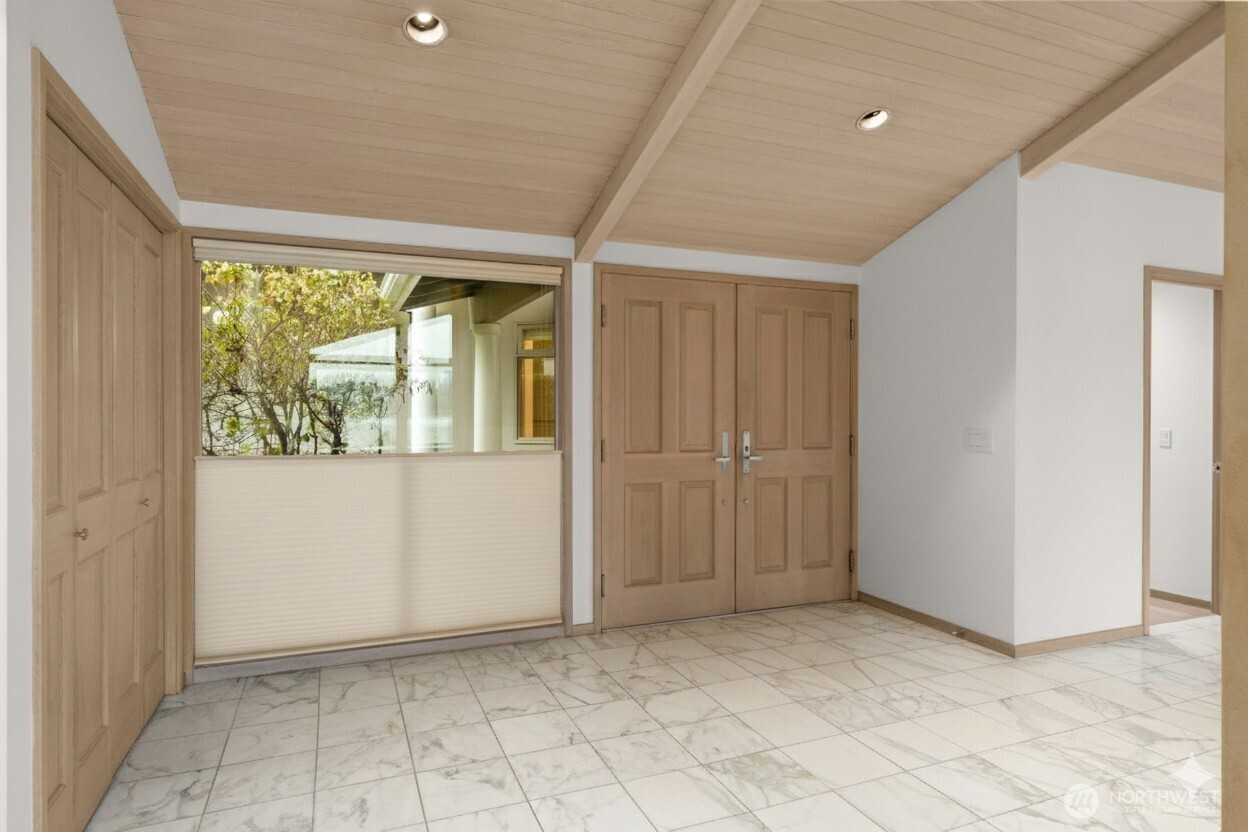 Mercer Island, Washington 98040, United States, 4 Bedrooms Bedrooms, ,3 BathroomsBathrooms,Residential,Active,189884