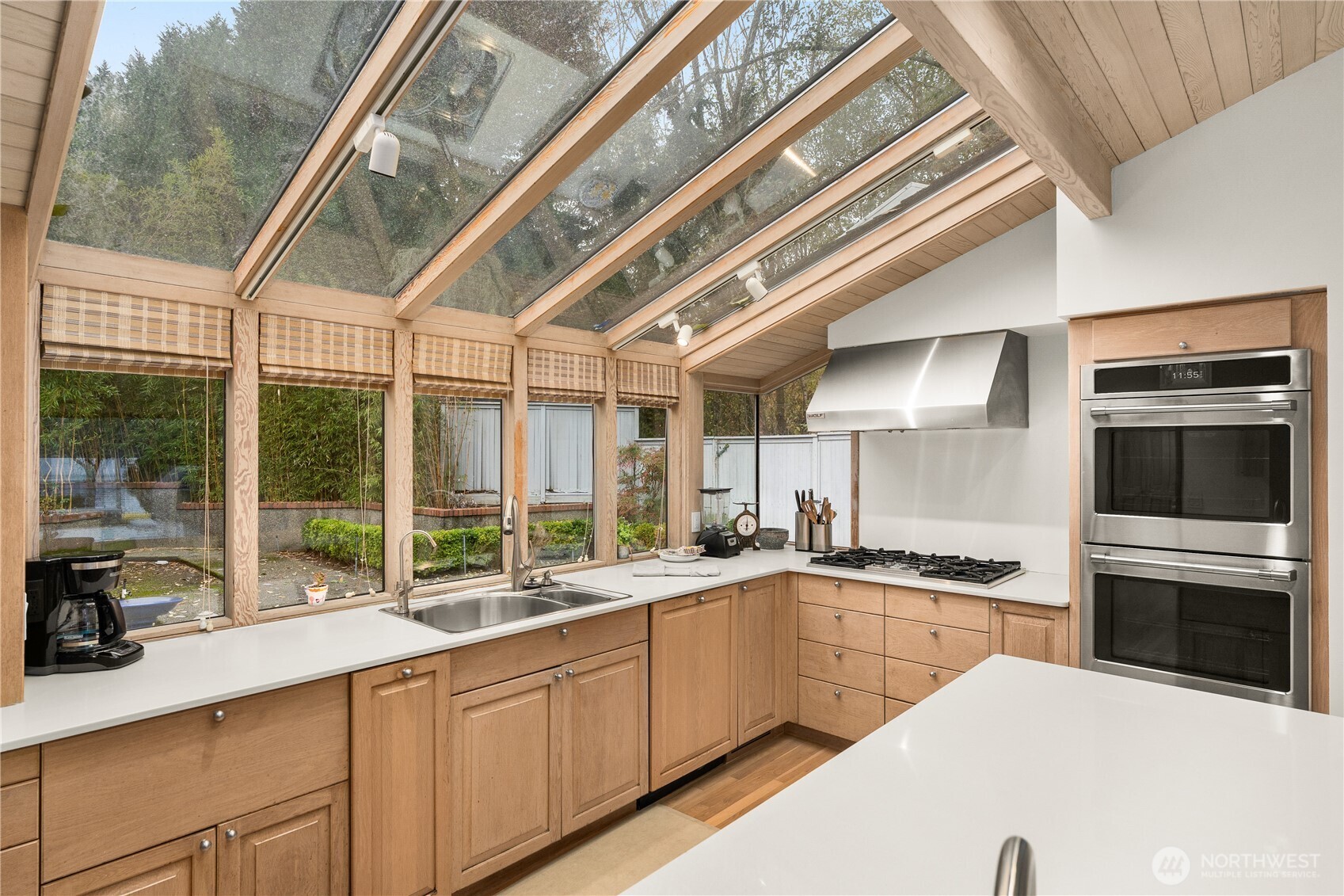 Mercer Island, Washington 98040, United States, 4 Bedrooms Bedrooms, ,3 BathroomsBathrooms,Residential,Active,189884