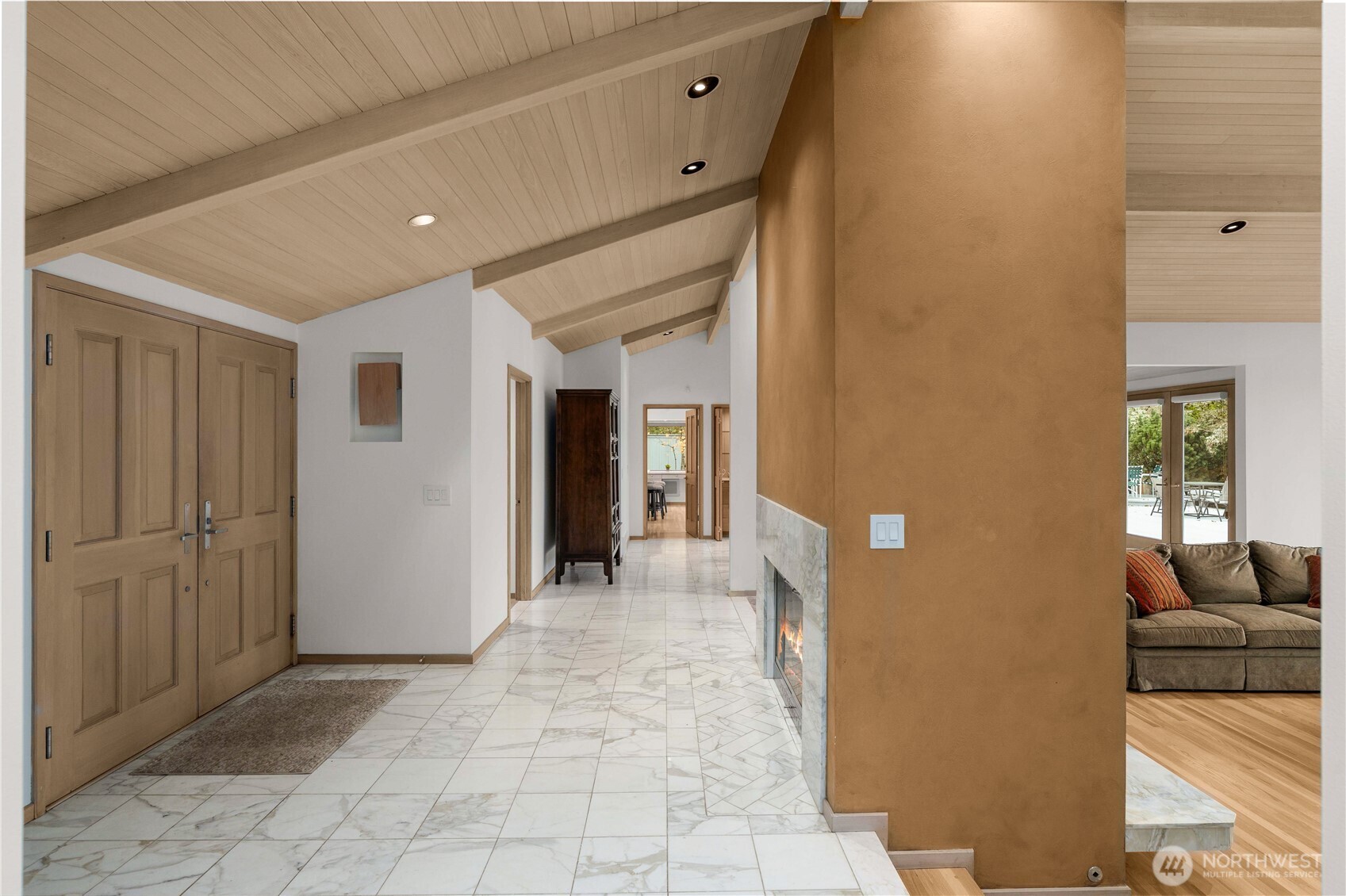 Mercer Island, Washington 98040, United States, 4 Bedrooms Bedrooms, ,3 BathroomsBathrooms,Residential,Active,189884