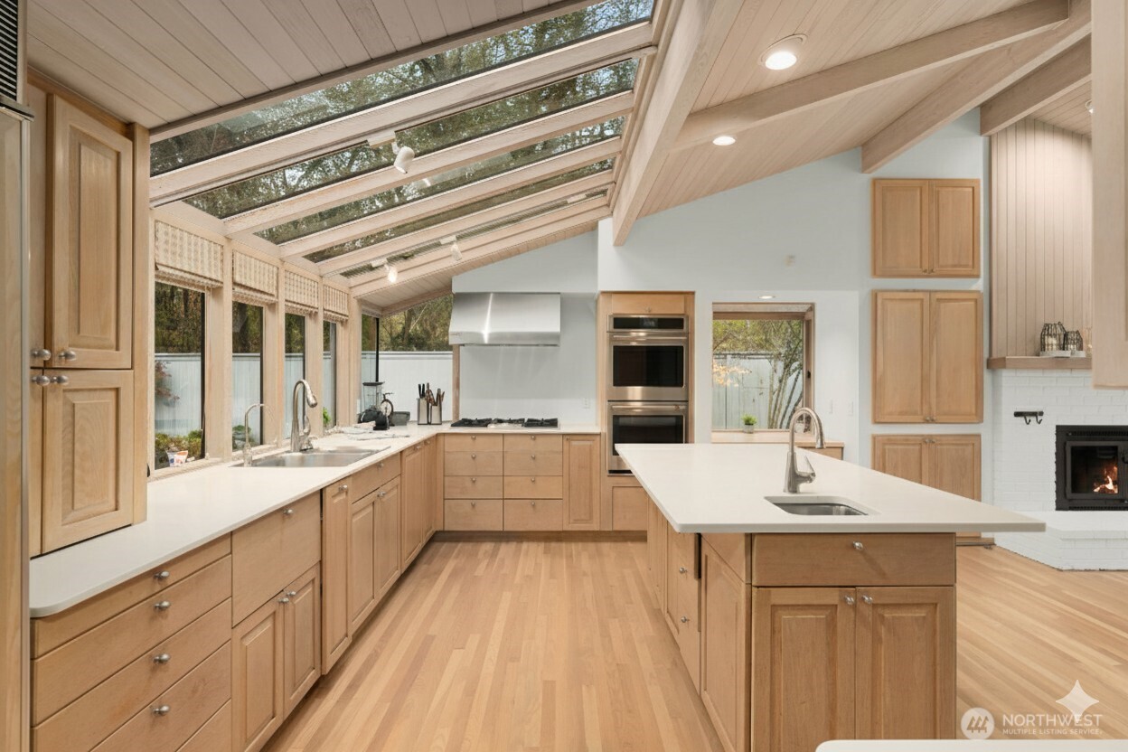 Mercer Island, Washington 98040, United States, 4 Bedrooms Bedrooms, ,3 BathroomsBathrooms,Residential,Active,189884