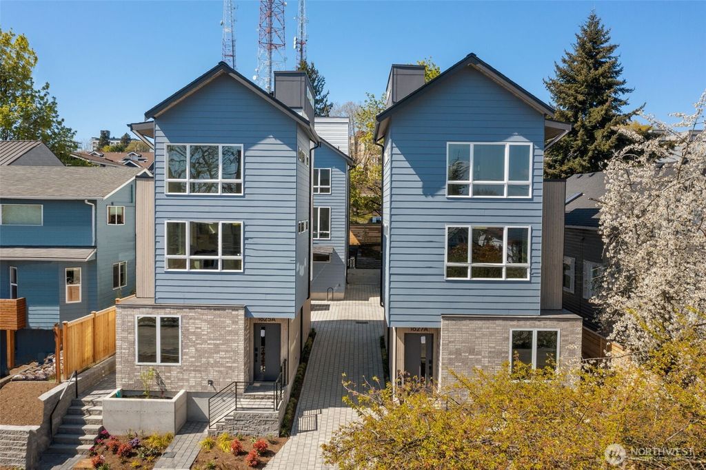 Photo of 1625 B 21st Avenue, Seattle, WA 98122 (MLS # 2515391)