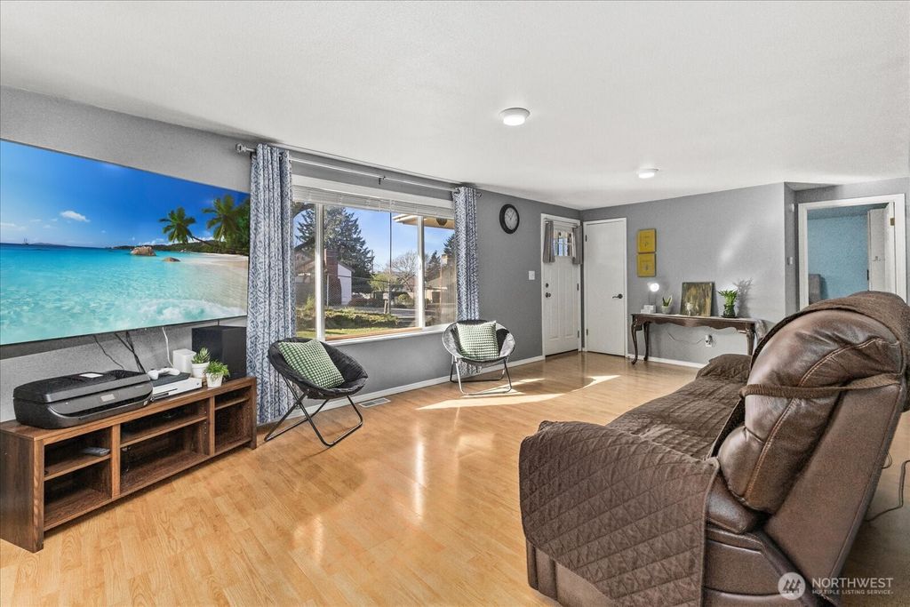 Photo of 707 E James Street, Kent, WA 98031 (MLS # 2499341)