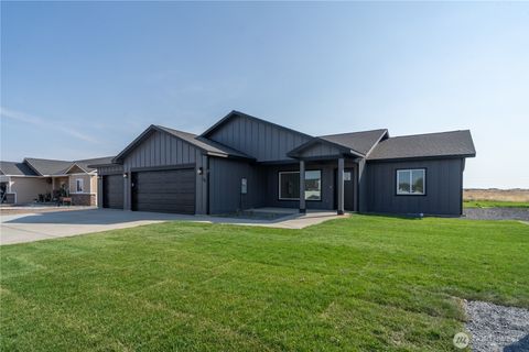 Photo of 70 Sunwest Drive, Ephrata, WA 98823 (MLS # 2464681)