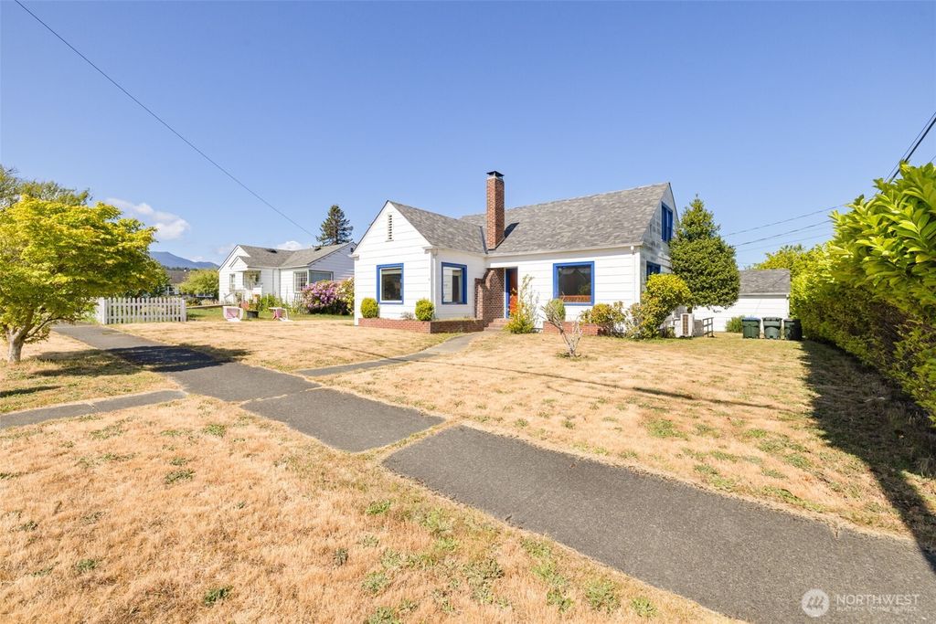 Photo of 218 S Jones Street, Port Angeles, WA 98362 (MLS # 2532746)
