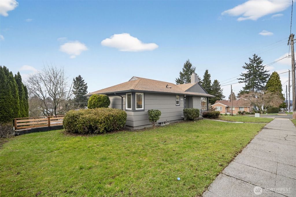 Photo of 4228 N Verde Street, Tacoma, WA 98407 (MLS # 2475520)