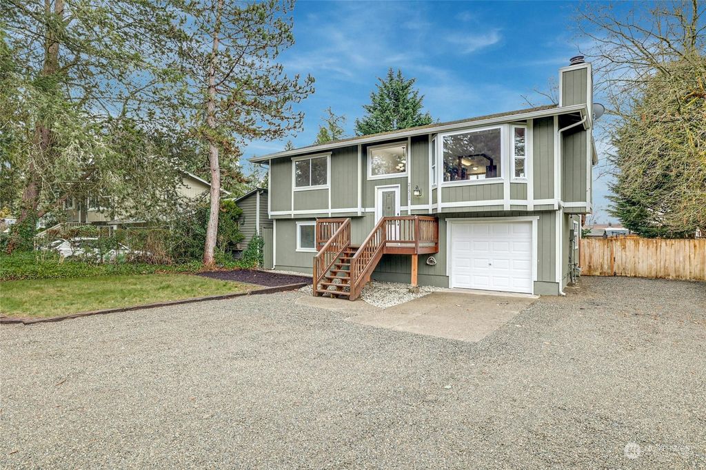 Photo of 21311 SE 270th Street, Maple Valley, WA 98038 (MLS # 2215999)
