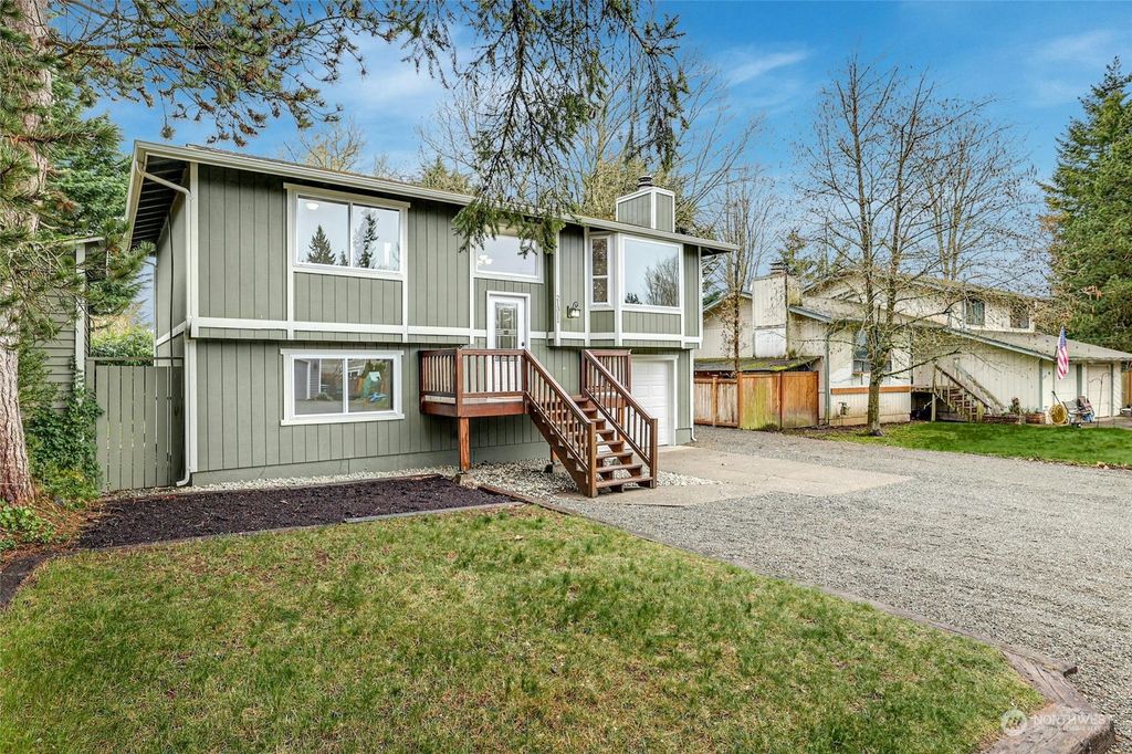 Photo of 21311 SE 270th Street, Maple Valley, WA 98038 (MLS # 2215999)