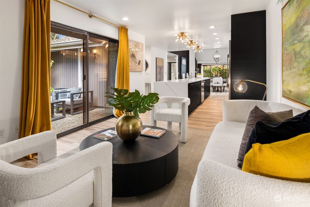 Photo of 166 140th Place NE, Bellevue, WA 98007 (MLS # 2208113)