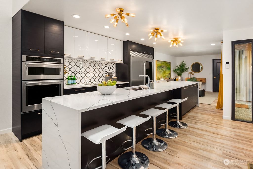 Photo of 166 140th Place NE, Bellevue, WA 98007 (MLS # 2208113)