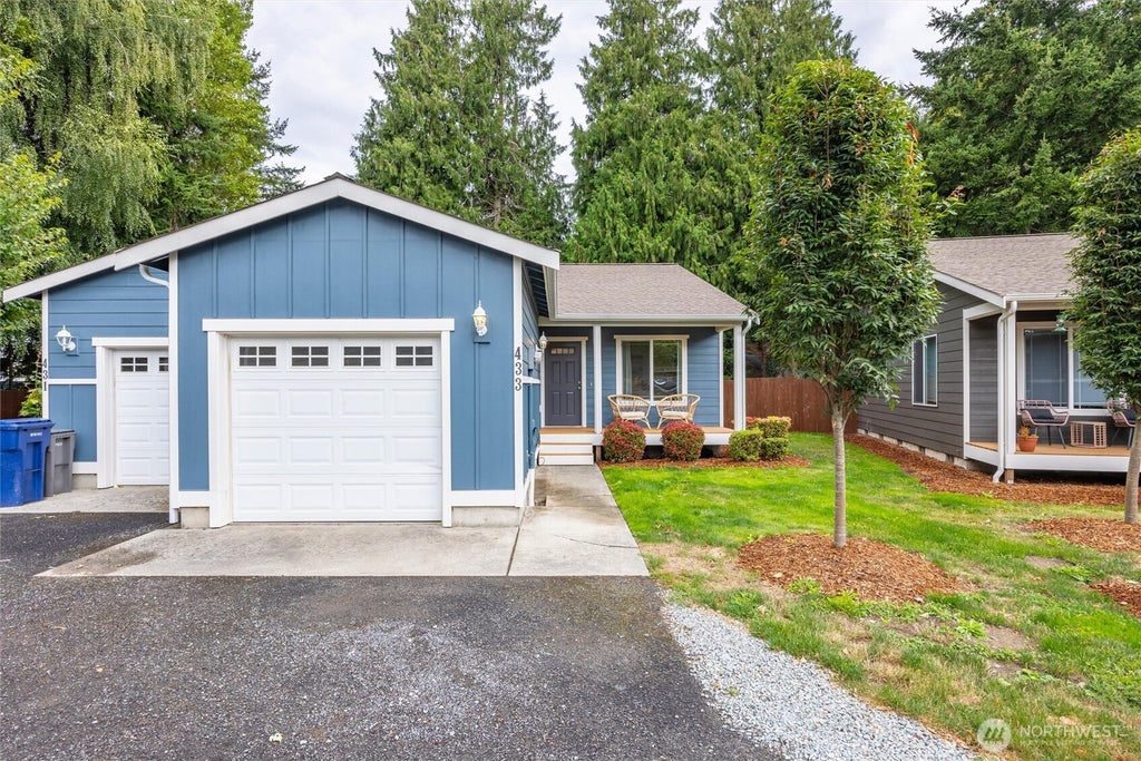 Photo of 433 Oak Hill Lane, Burlington, WA 98233 (MLS # 2579035)