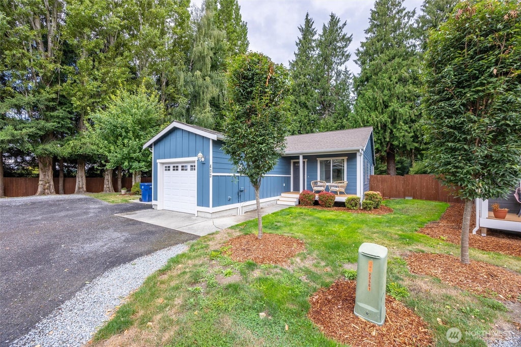 Photo of 433 Oak Hill Lane, Burlington, WA 98233 (MLS # 2579035)