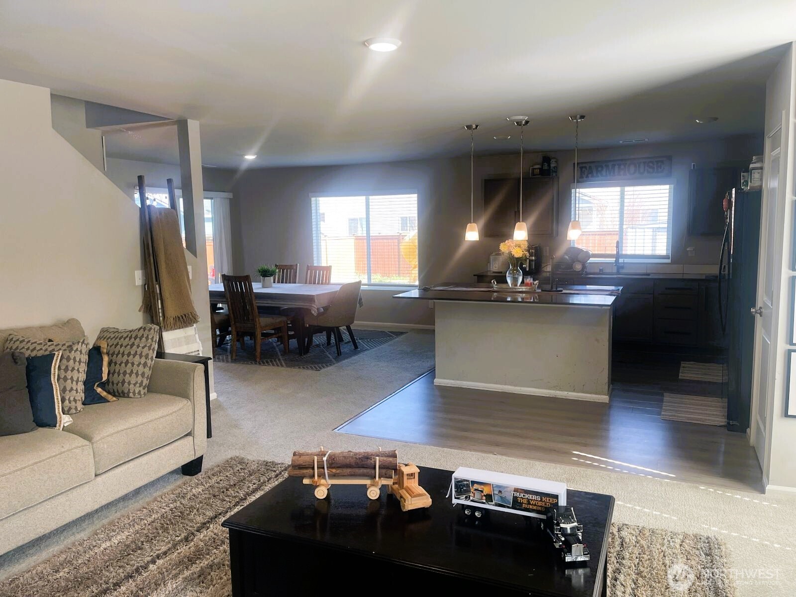 9140 Silverspot Drive SE