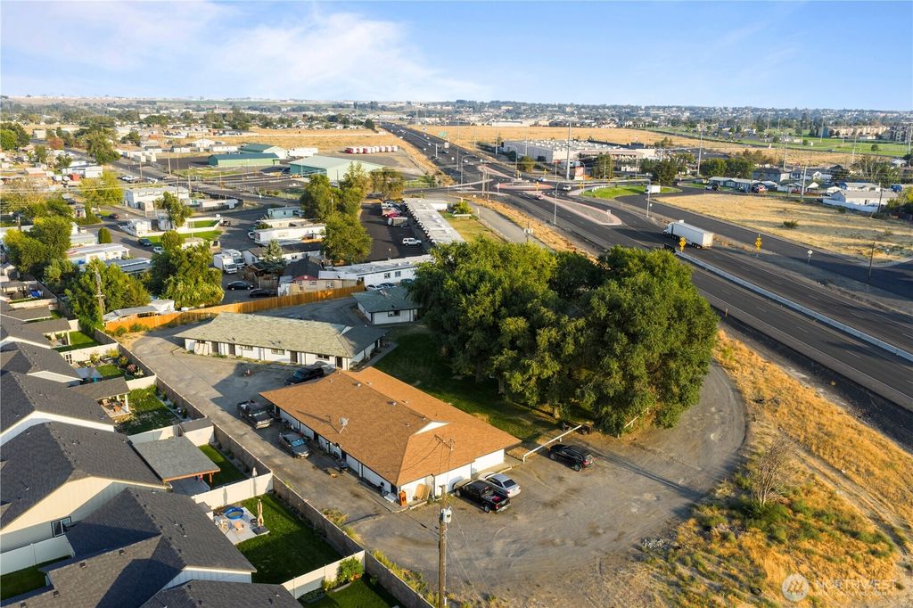 Photo of 4278 Grape Drive NE, Moses Lake, WA 98837 (MLS # 2480179)