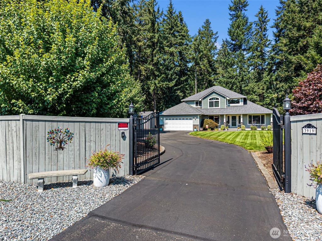Photo of 3919 162nd Street E, Tacoma, WA 98446 (MLS # 2572530)