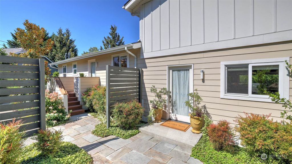 Photo of 2801 61st Avenue SE, Mercer Island, WA 98040 (MLS # 2139100)