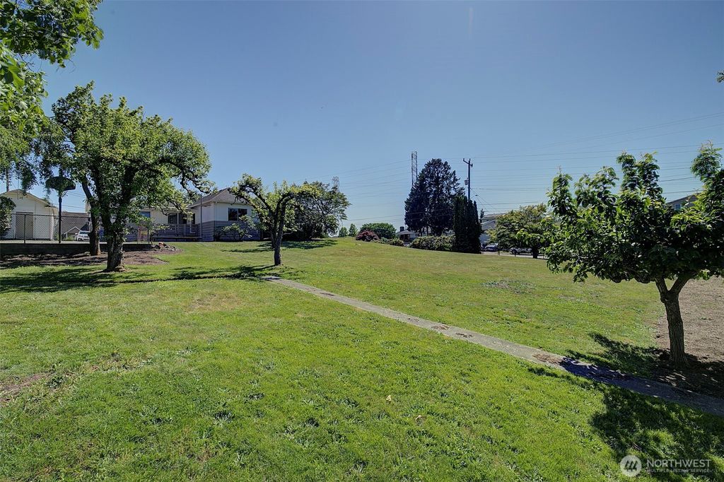listing image 9363768309559065665