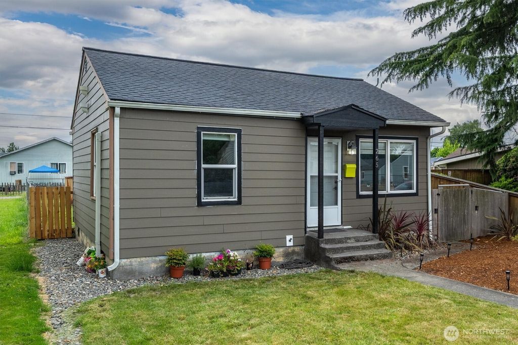 Photo of 265 28th Avenue, Longview, WA 98632 (MLS # 2546891)