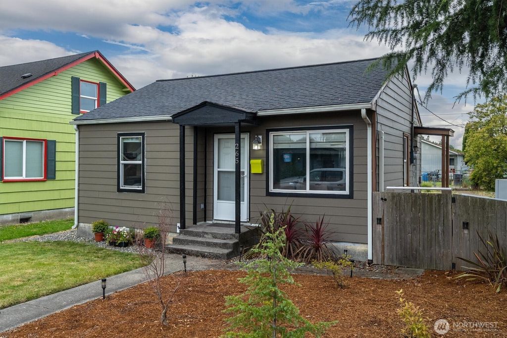Photo of 265 28th Avenue, Longview, WA 98632 (MLS # 2546891)