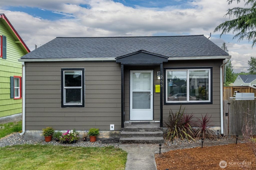 Photo of 265 28th Avenue, Longview, WA 98632 (MLS # 2546891)