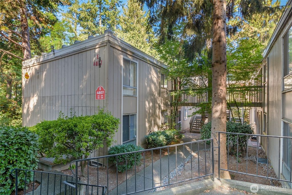 Photo of 4807 180th Street SW #E105, Lynnwood, WA 98037 (MLS # 2434624)