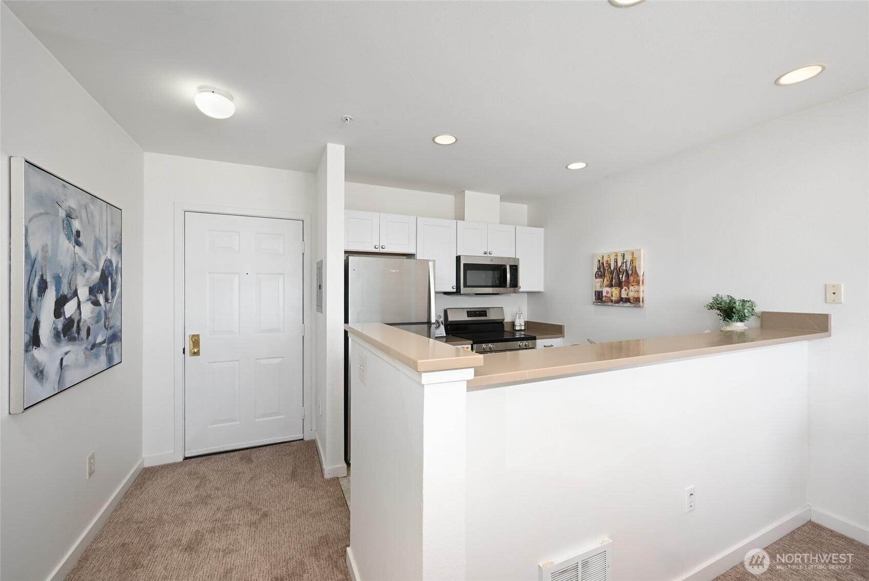 524 6th Avenue W 404