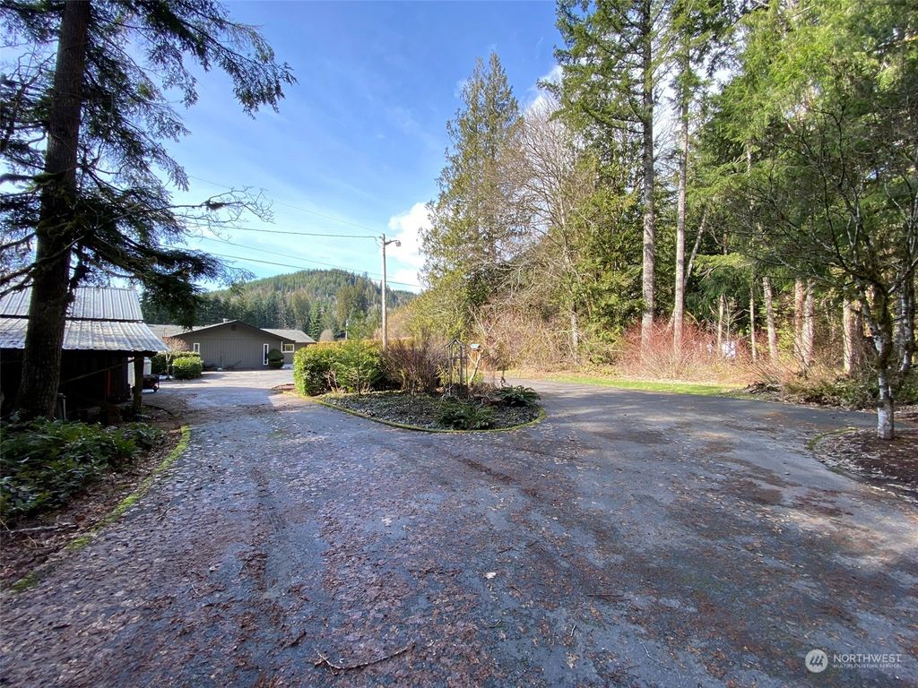 Photo of 30712 Giles Road, Darrington, WA 98241 (MLS # 2208435)