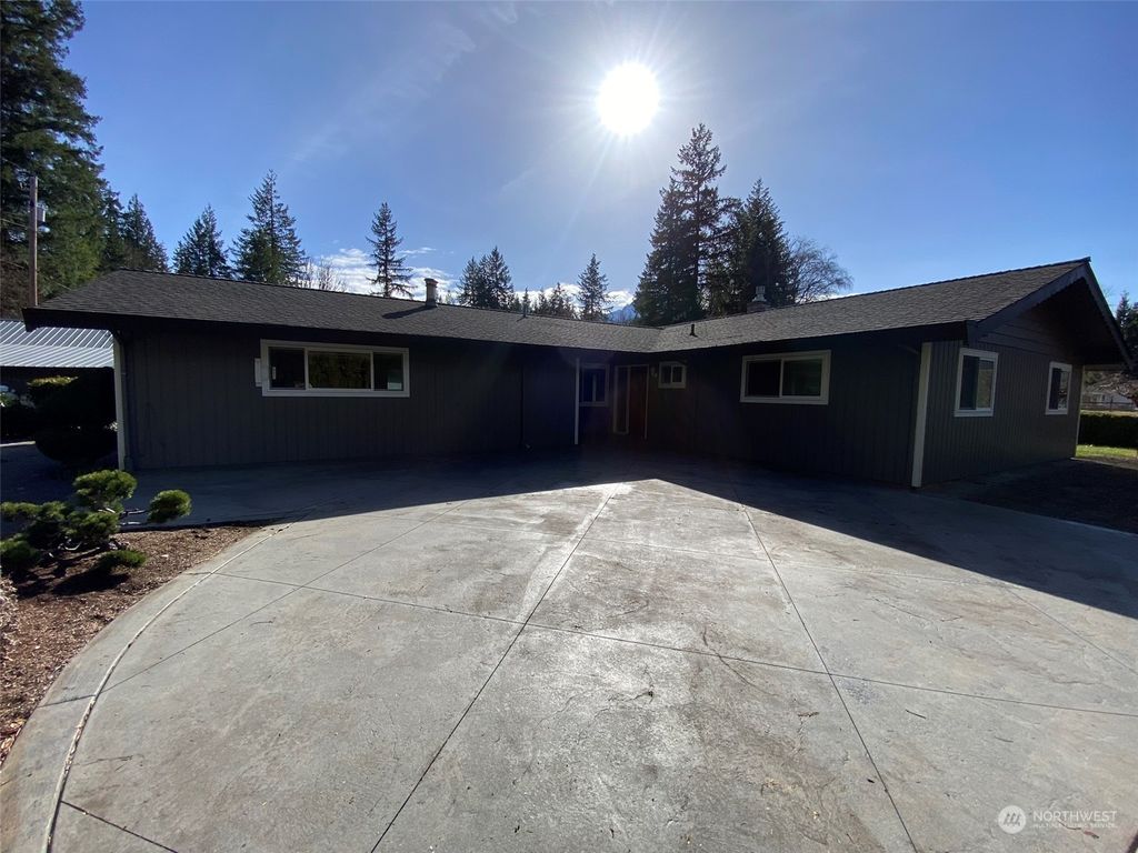 Photo of 30712 Giles Road, Darrington, WA 98241 (MLS # 2208435)