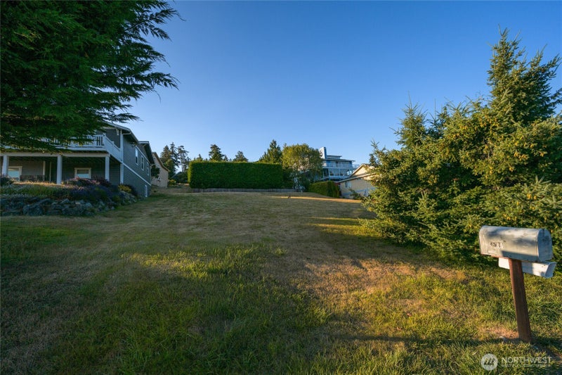 4512 Queen Ann Way