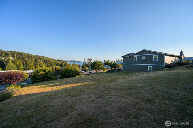 4512 Queen Ann Way