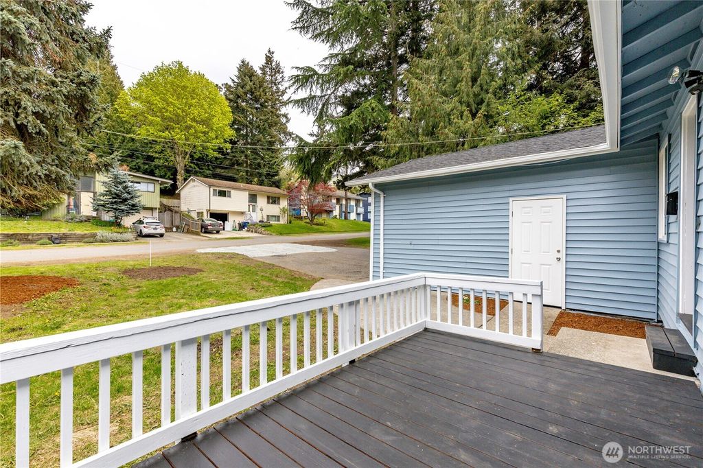 Photo of 9439 11th Avenue SW, Seattle, WA 98106 (MLS # 2511978)